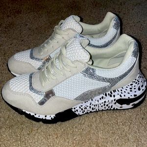 Steve Madden Sneakers